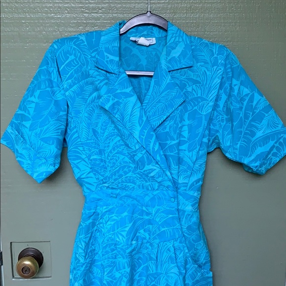 SOLD❗️VINTAGE- blue Hawaiian dress size small - Picture 2 of 8